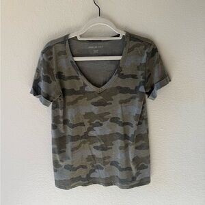 American Eagle Green Camouflage V-neck T-shirt